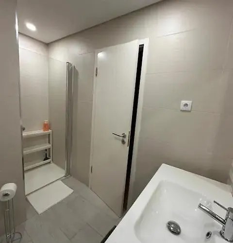 Pereira Azurara 3 3 *